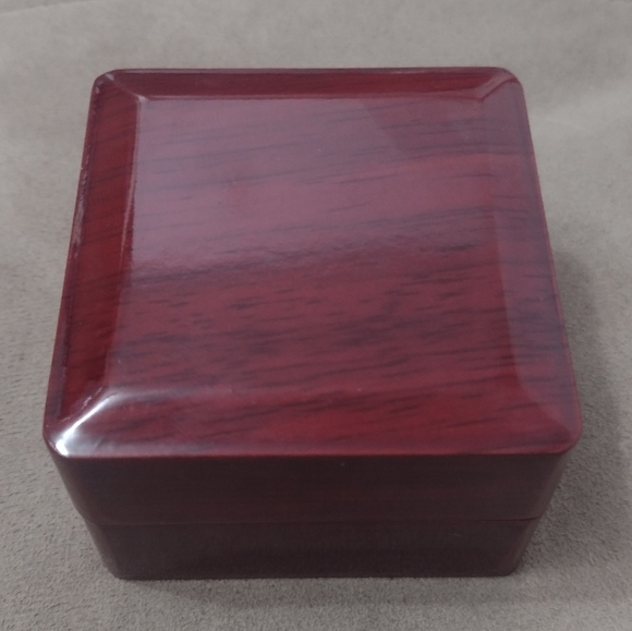 MICHAEL JORDAN 1982 HANDMADE SIZE 11 UNC CHAMPIONSHIP RING w/CHERRY HARDWOOD SET - Picture 14 of 14